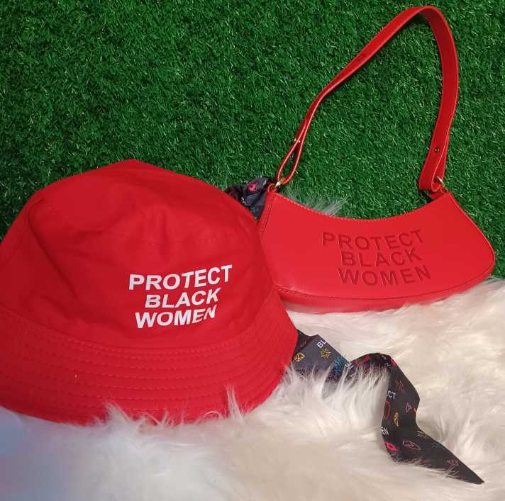 Set of cap and bag