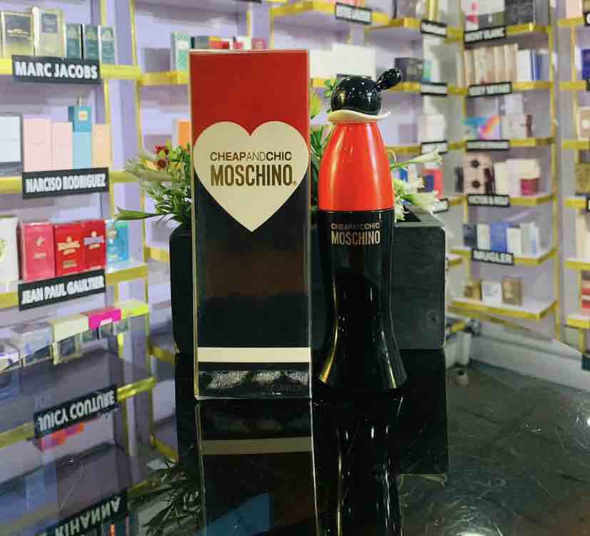 Moschino Cheap and chic EDT