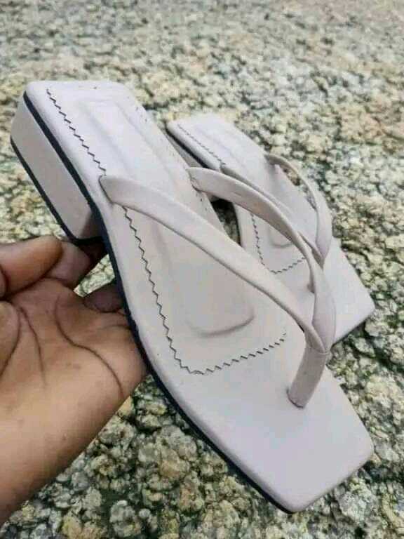slippers 