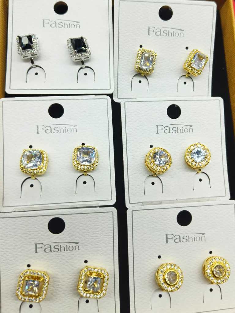 Unisex studs 