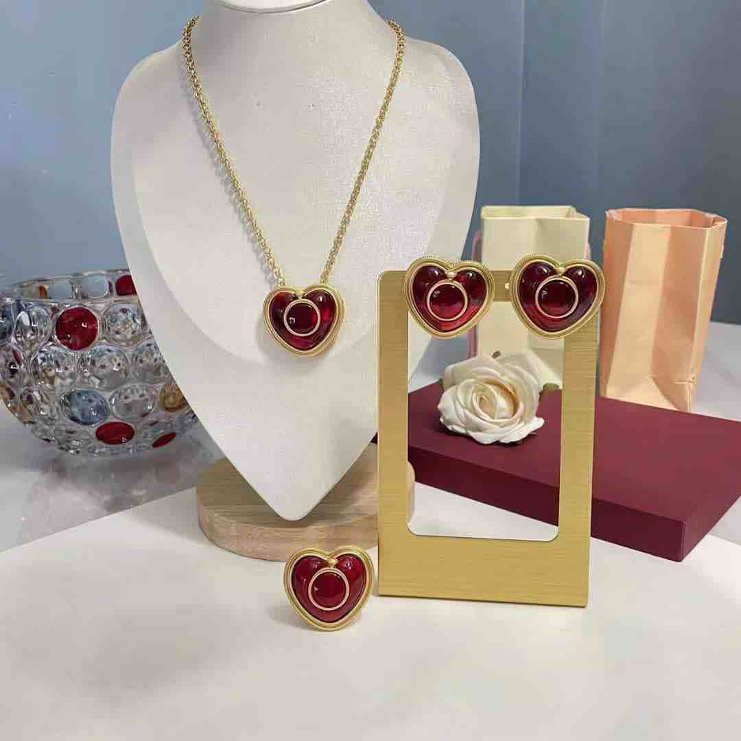 Heart shaped jewelry set 