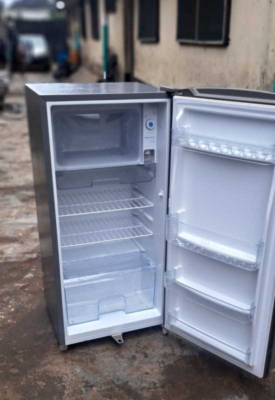 3 months used Hisense Single door fridge