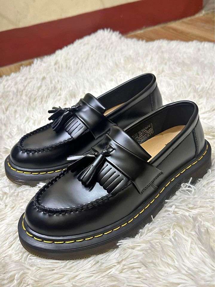 DR MARTENS ADRIAN