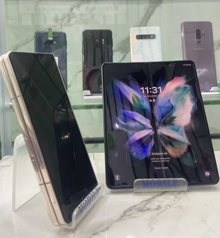 Samsung Galaxy Z Fold 4 