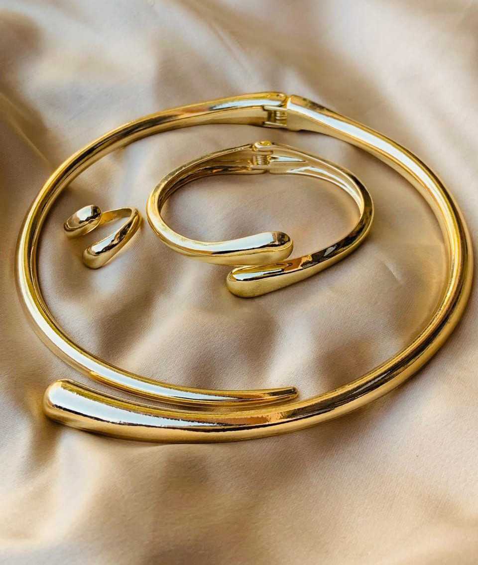 Bangle, Ring, and choker set