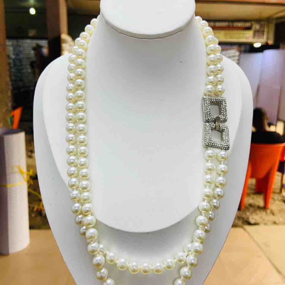 Pearl necklace 