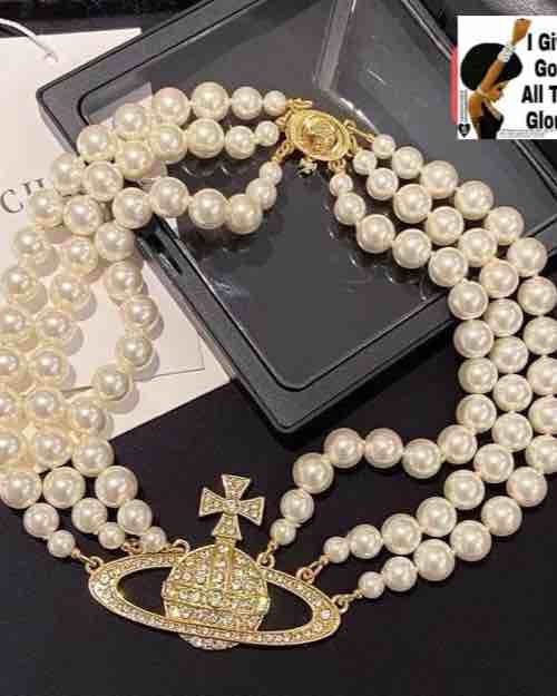 Pearl Neckpiece 