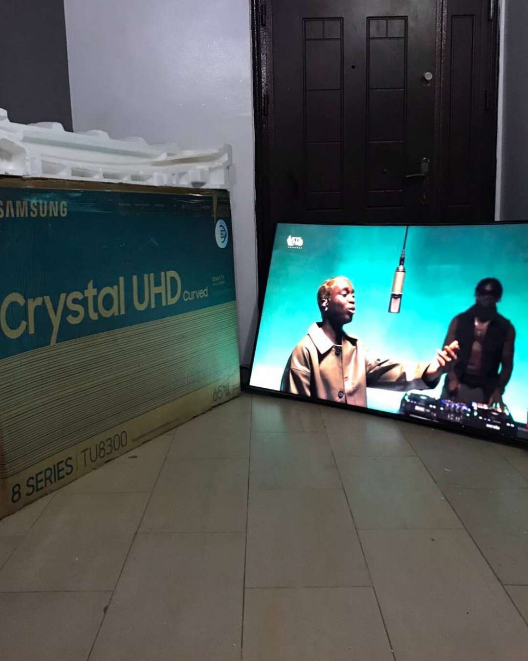 4Months Used 65Inches Samsung Crystal TV