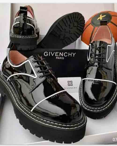 GIVENCHY CORPORATE SHOES😍