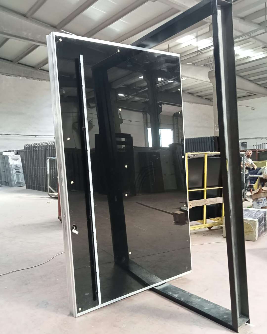 Turkey Laminated Tempered Glass Pivot door 