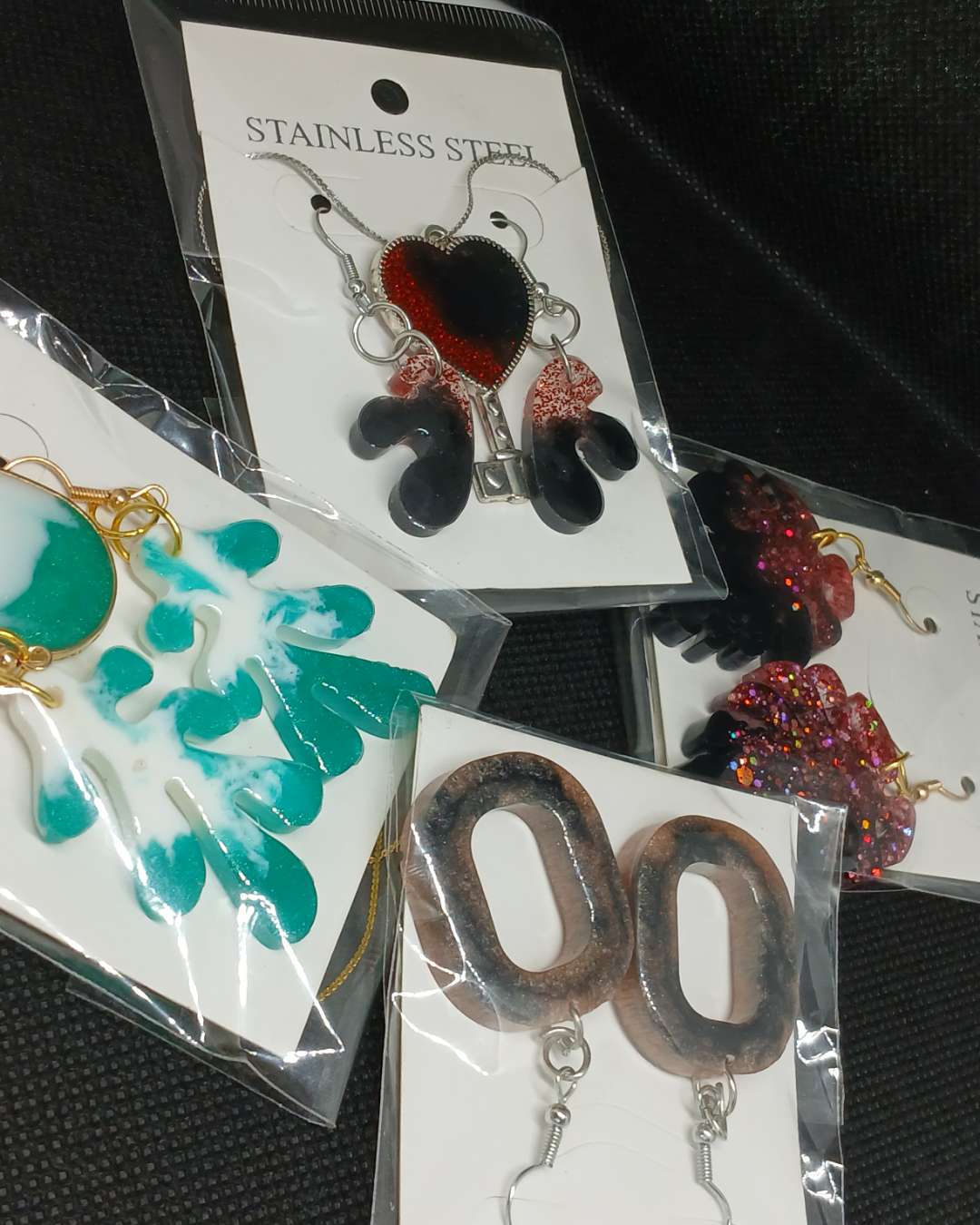Resin made earrings & bangles 
