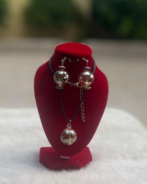 fashionable bead  necklace set