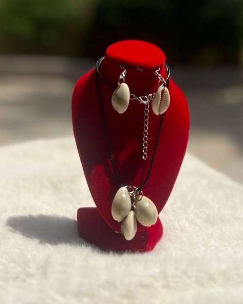 caury necklace set