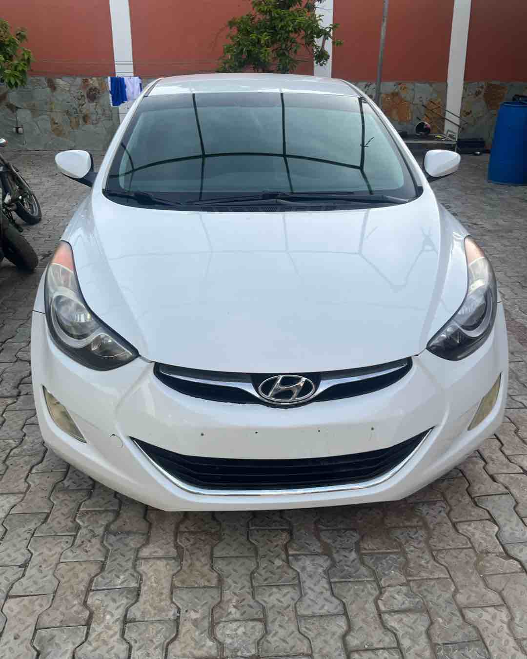 Hyundai Elantra 