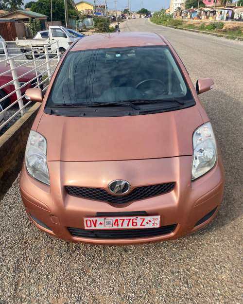 Toyota vitz 2011