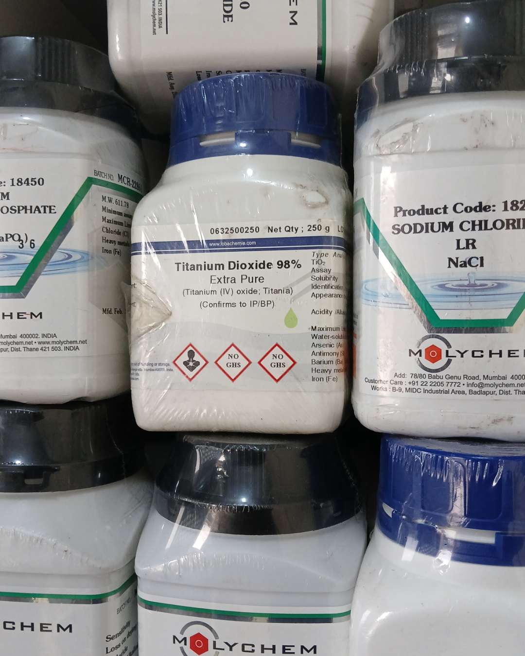 Science laboratory equipment, apparatus 