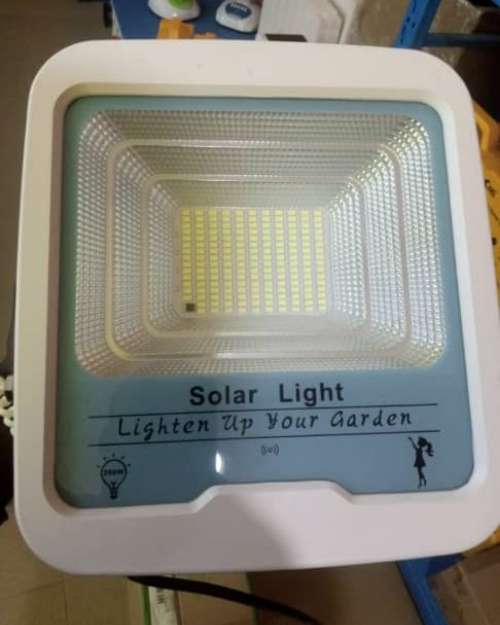 JCNS Solar flood light 200w