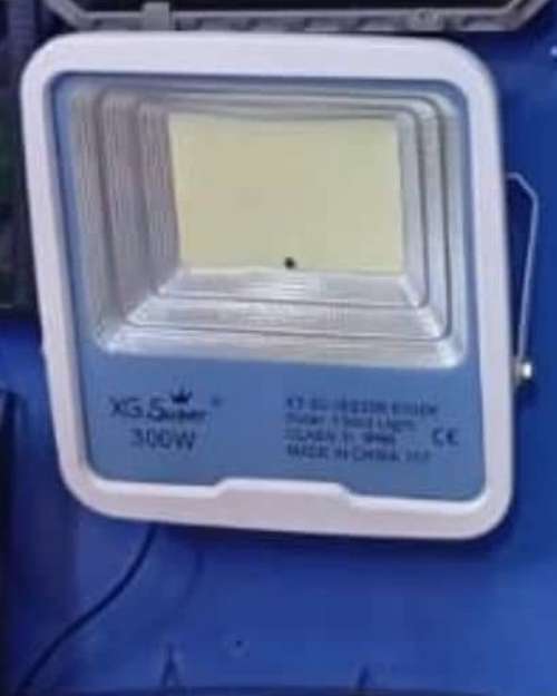 XG solar flood light 300w