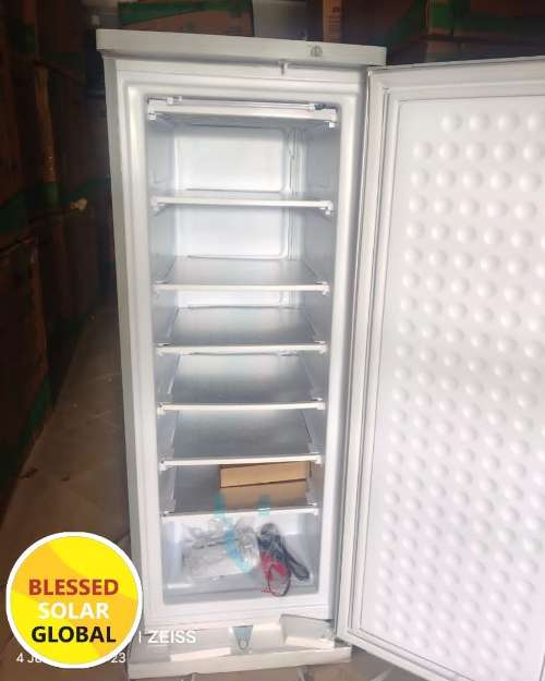 198L BONA ICE BLOCK FREEZER and Accessor