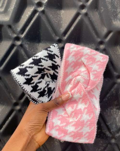Twist hairband.