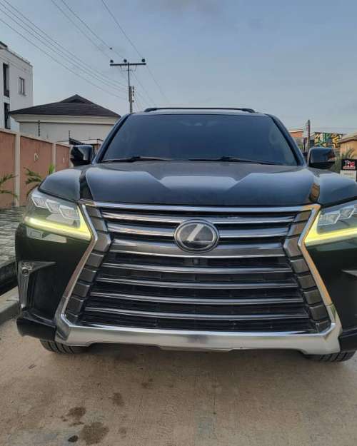 2018 LEXUS LX570