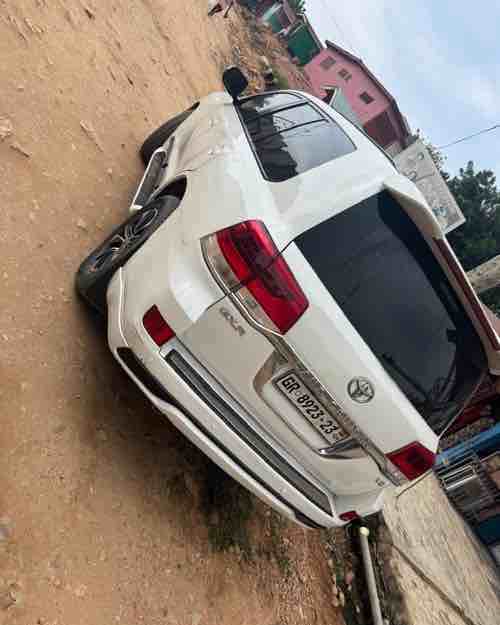 Toyota Land Cruiser V8