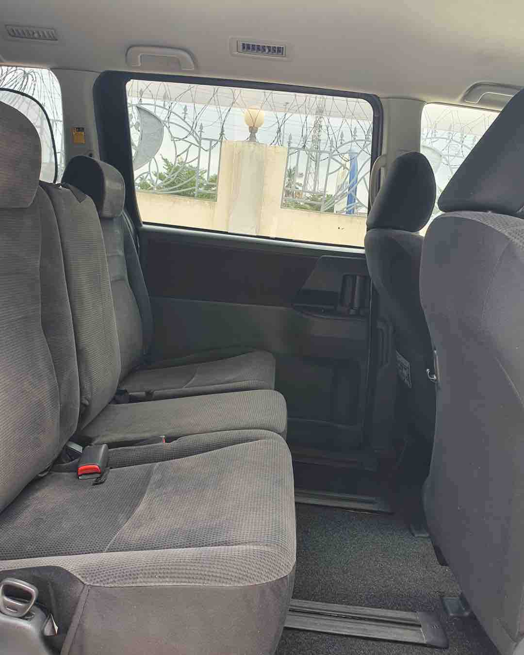 2010 Toyota Voxy