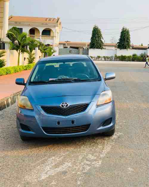 TOYOTA YARIS 2010