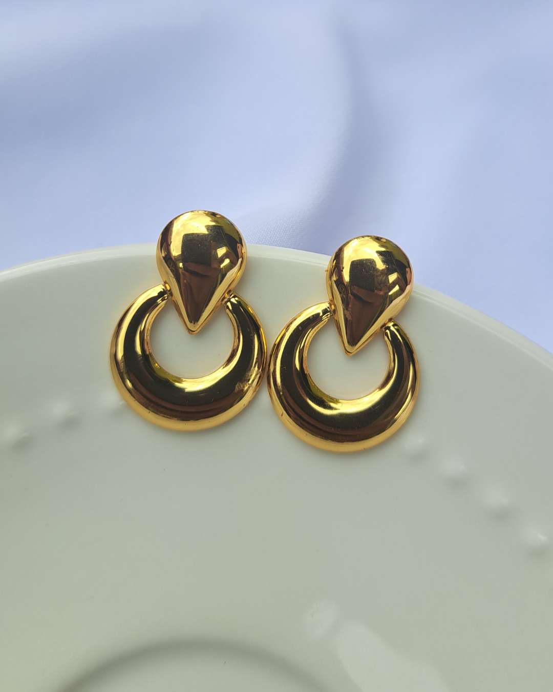 Statement earrings 