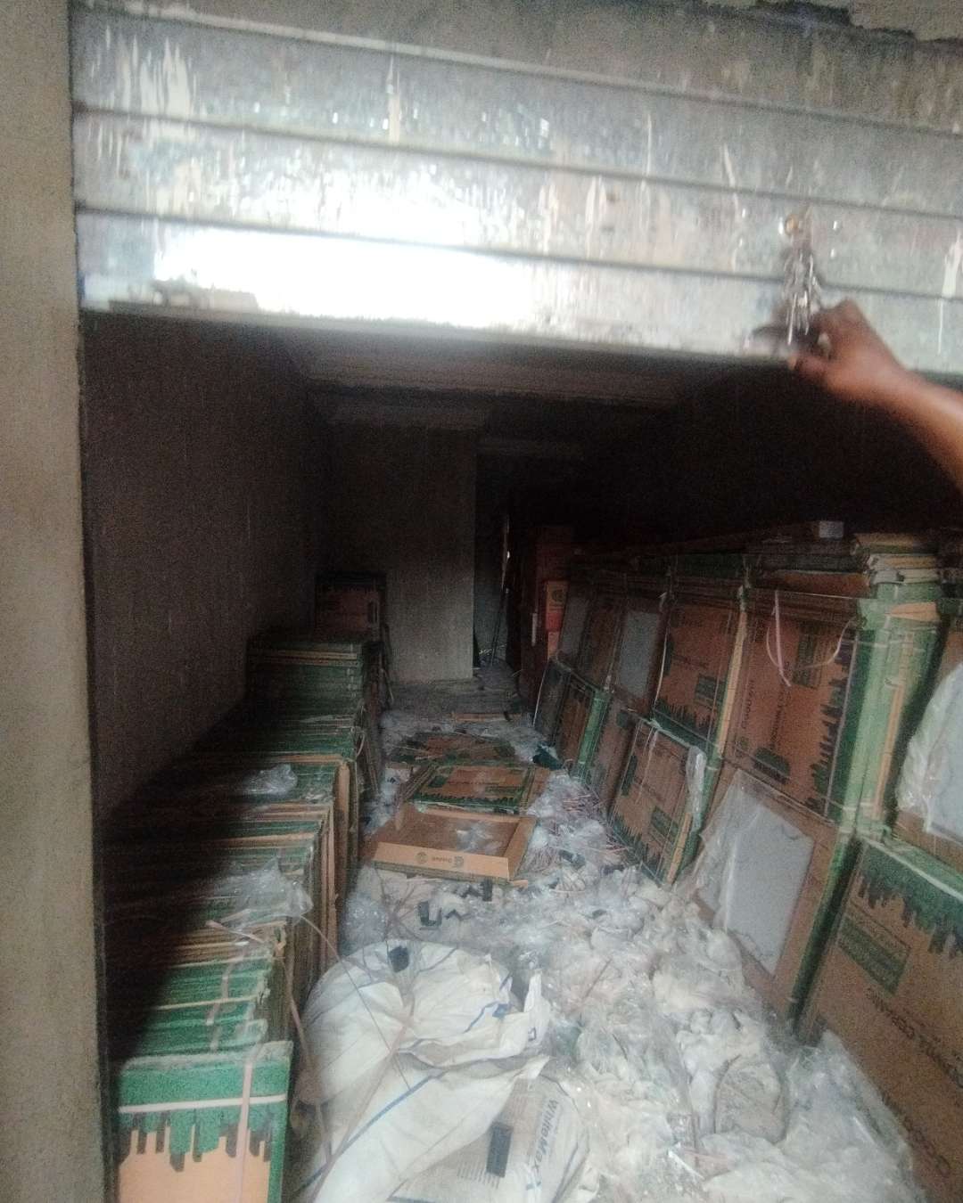 Commercial Shop at Menuri Bus Stop