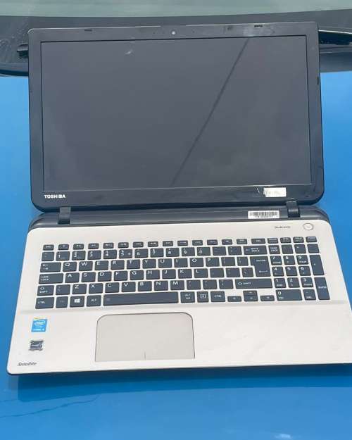 Toshiba Intel Core i7 Laptop