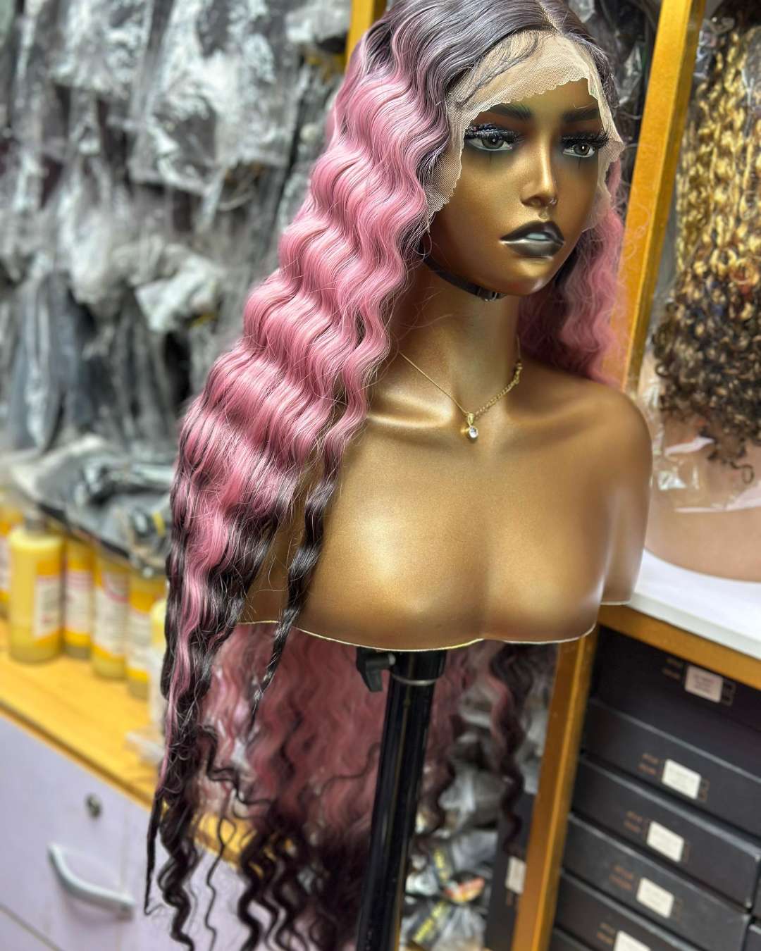 Barbie pink loose deep wave. 