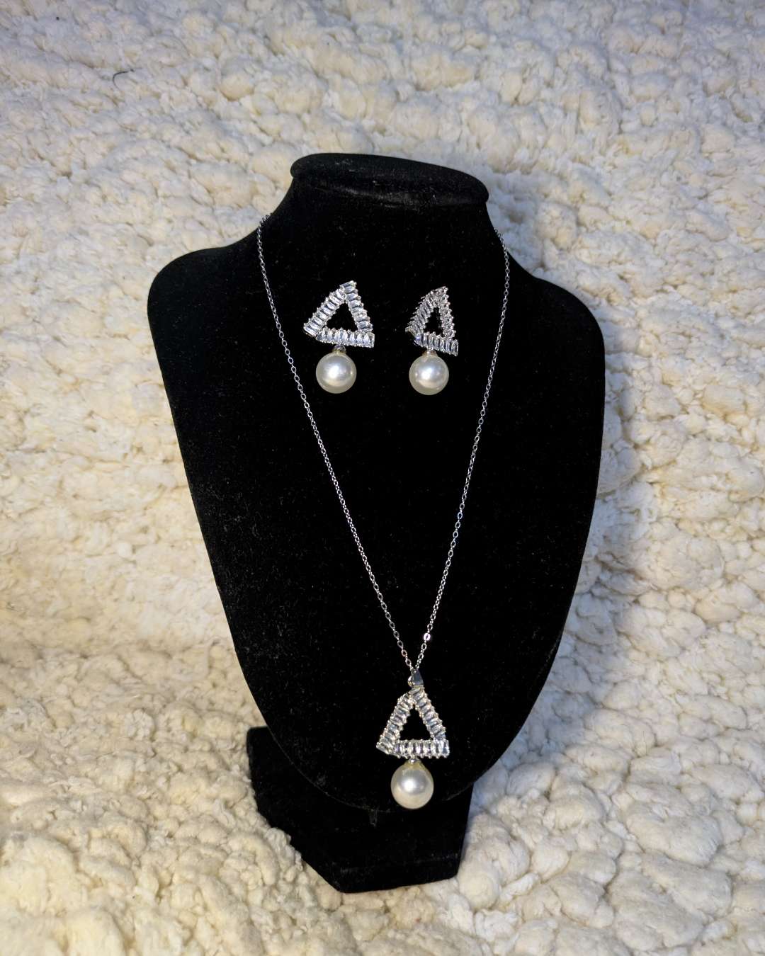 Elegant Earring and Pendant Necklace Set