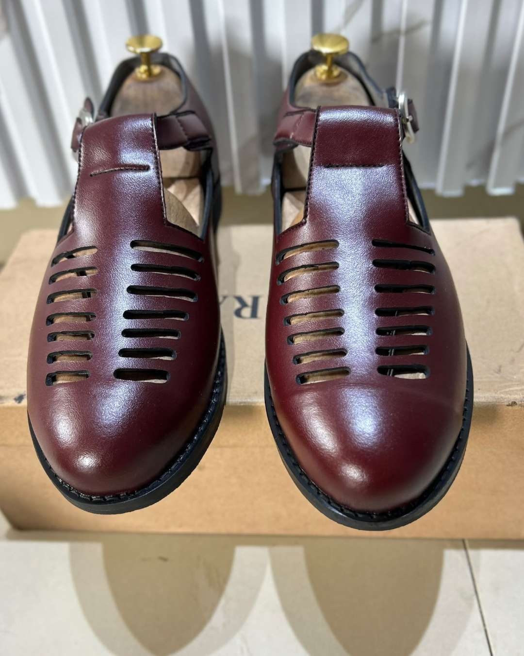CORPORATE SANDALS 