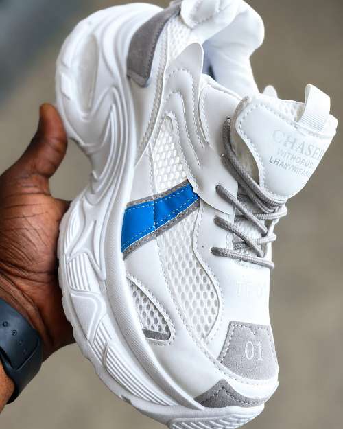 Quality female sneaker 