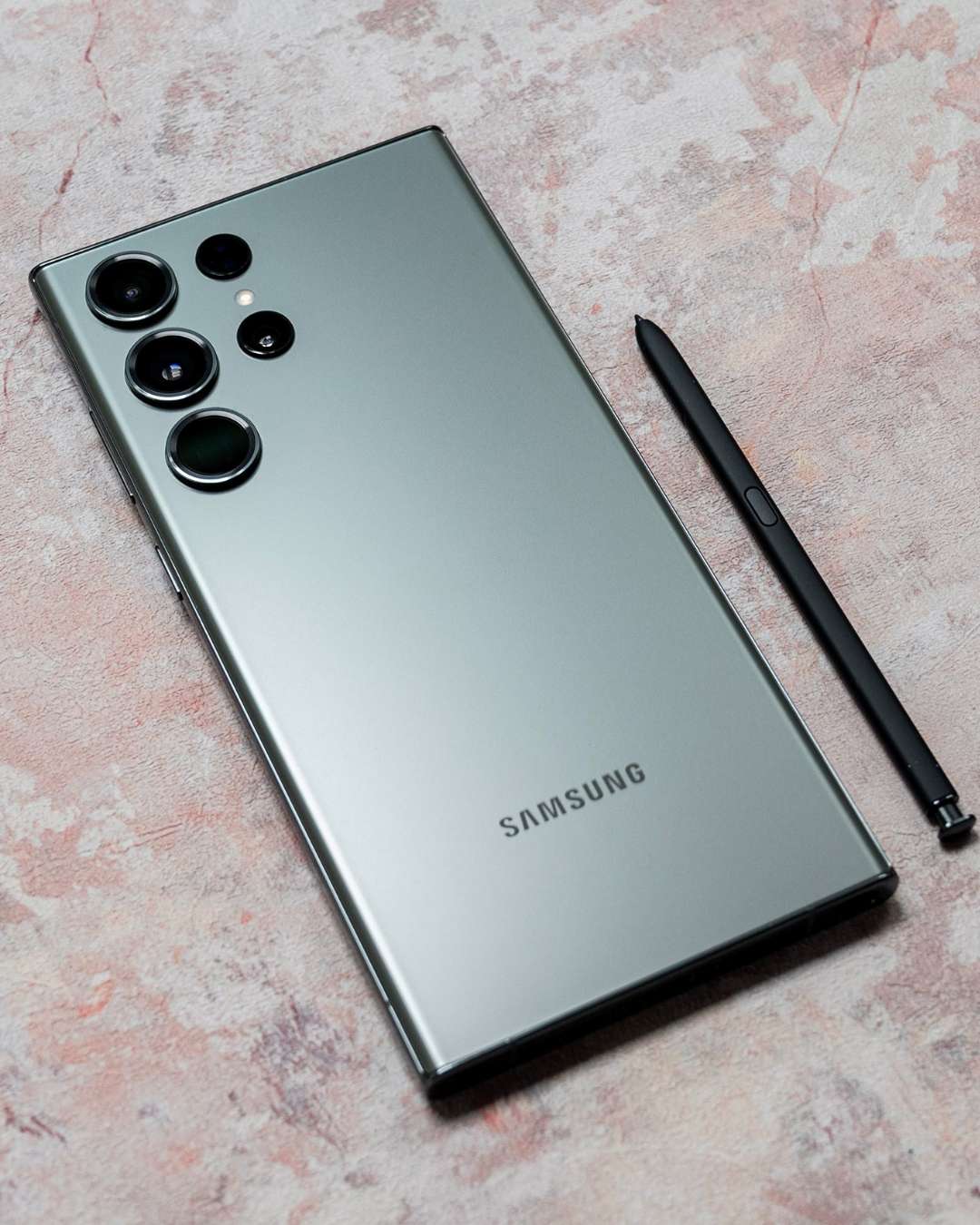 Samsung S25 and S26 Ultra Smartphones