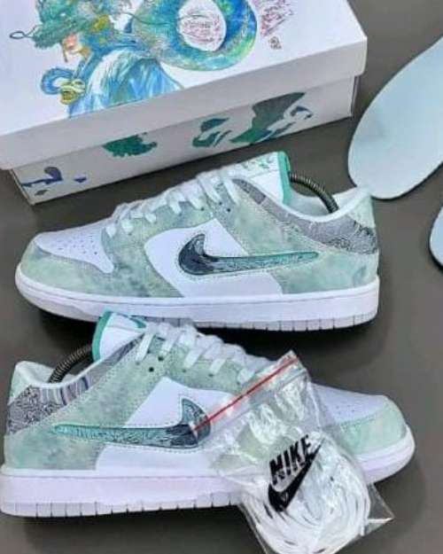 Nike sneakers 