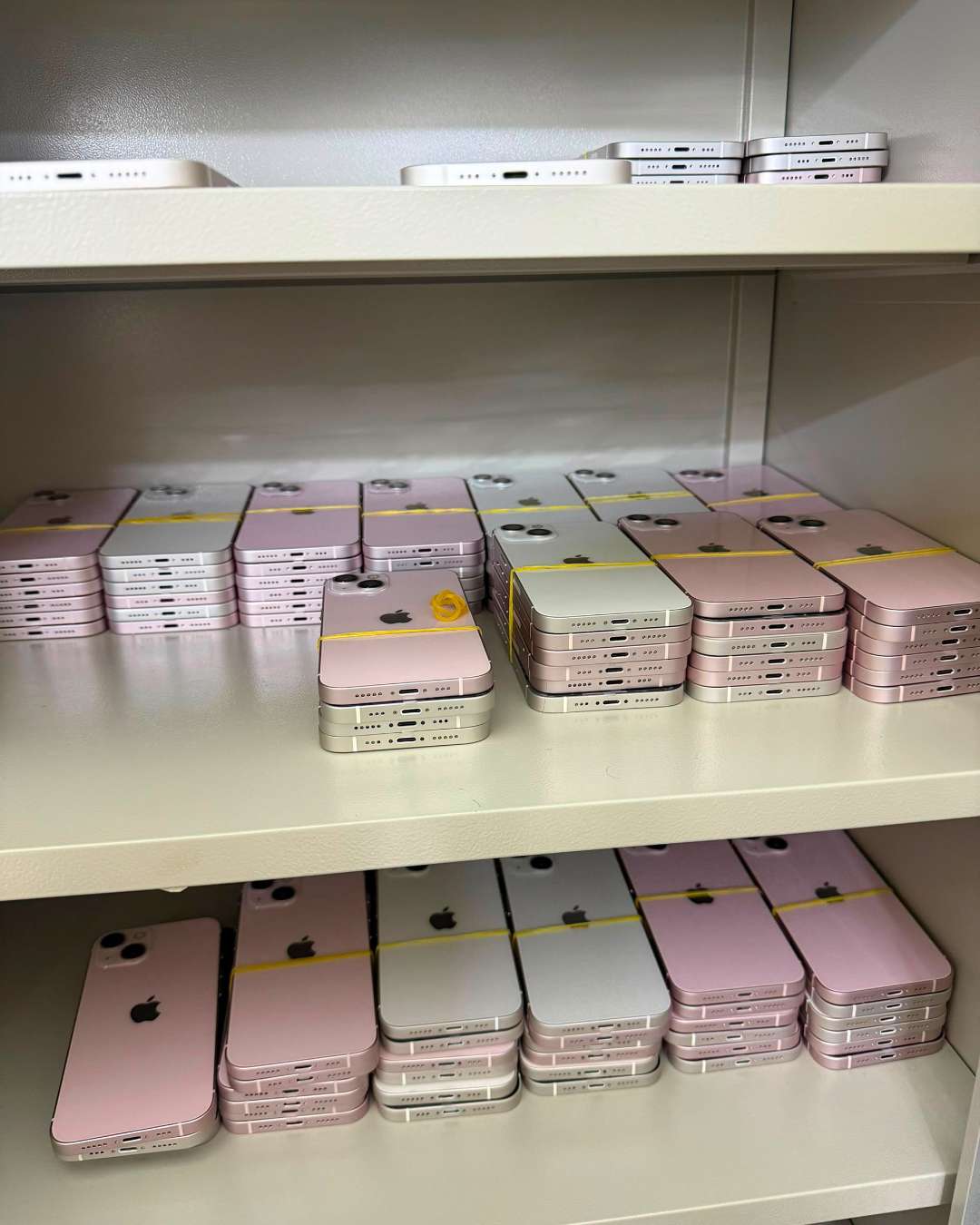 iPhone 13