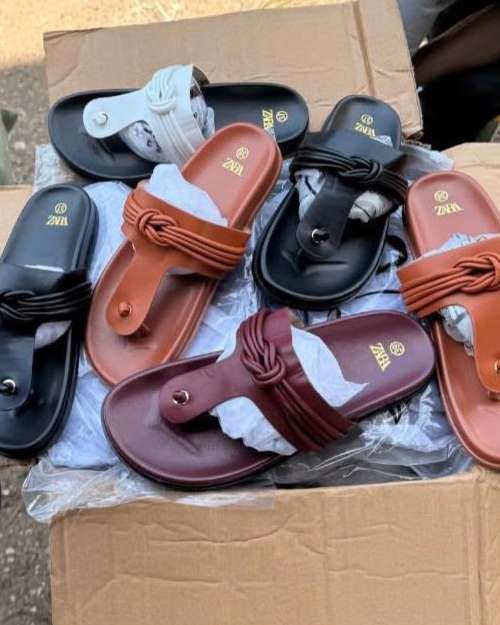 slippers 