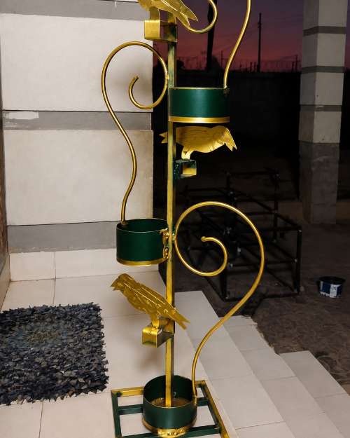Decorative Metal Flower Stand with Bird Design