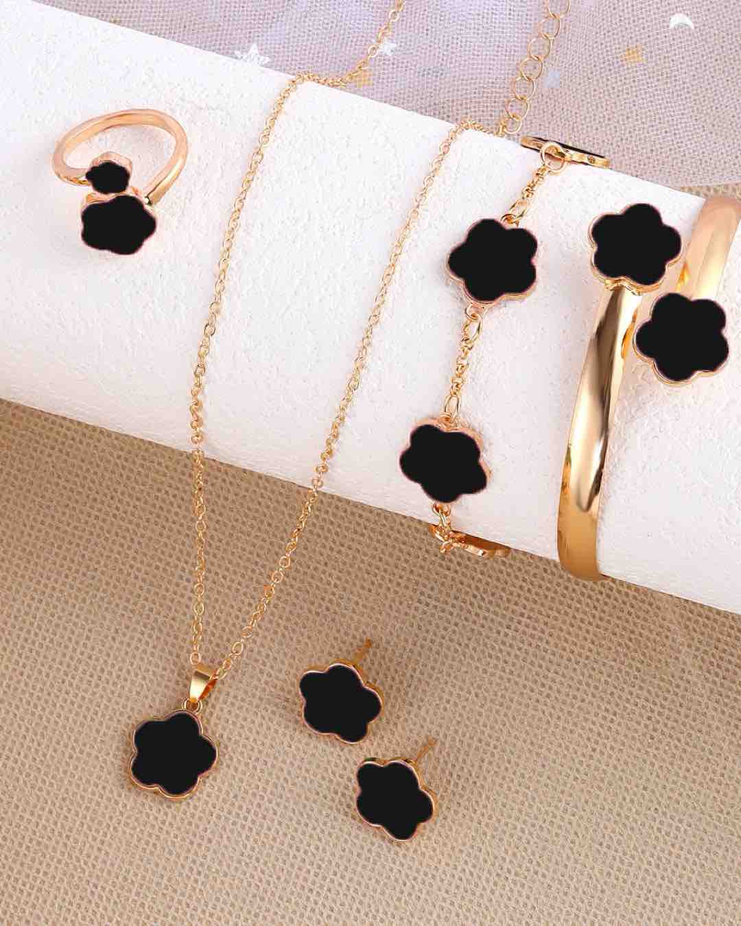 Clover Jewelry Set