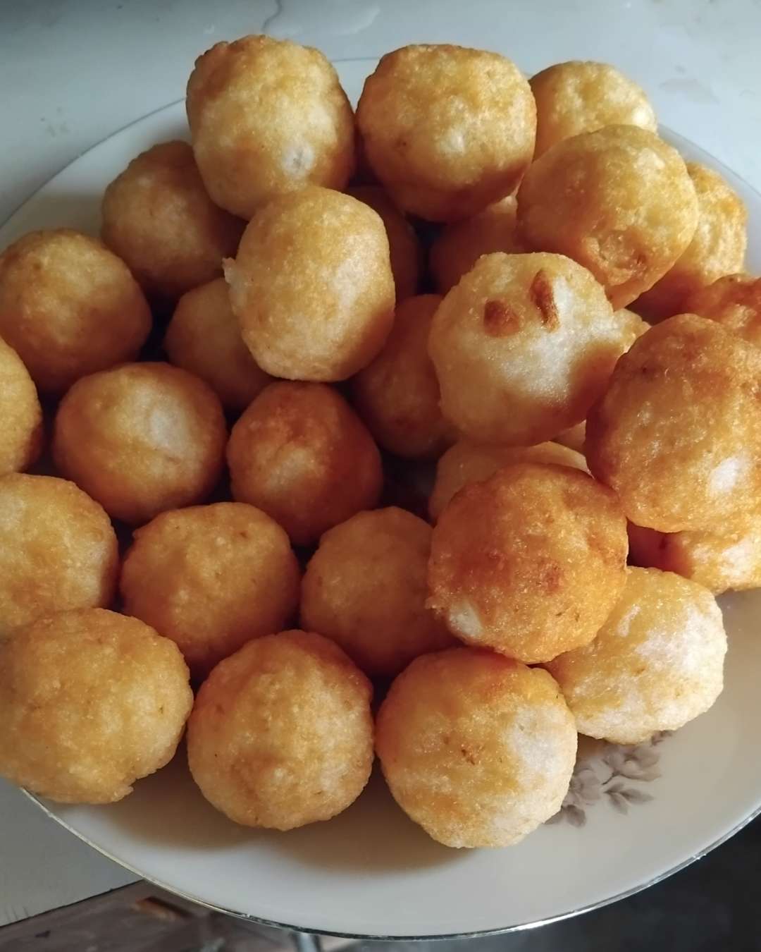 Cassava Balls (Agbeli Kaklo)