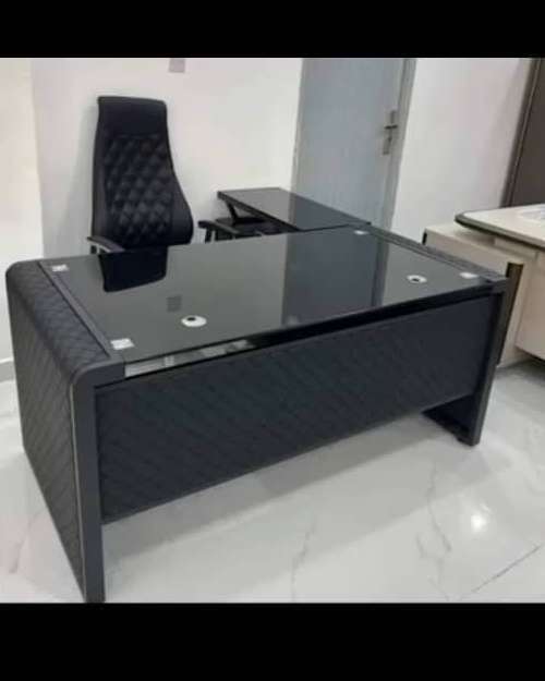 Office Table Set with Swivel and Visitor Chairs