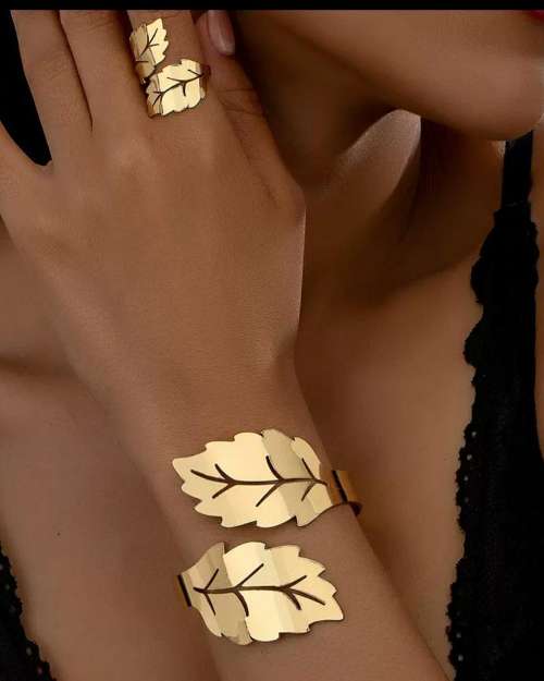 Classy Bangle with Ring