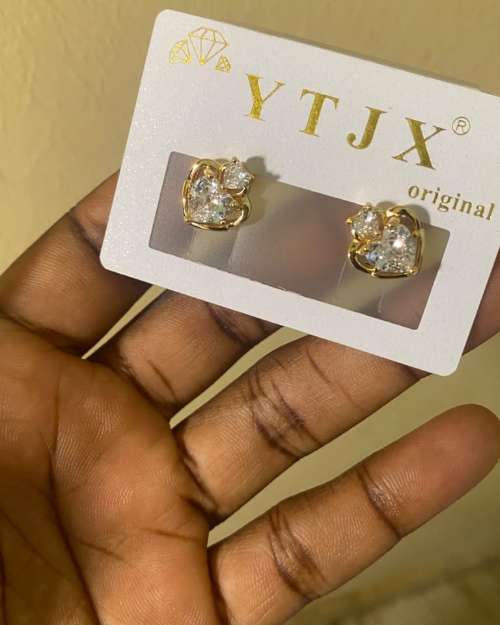 Pin stud earring 