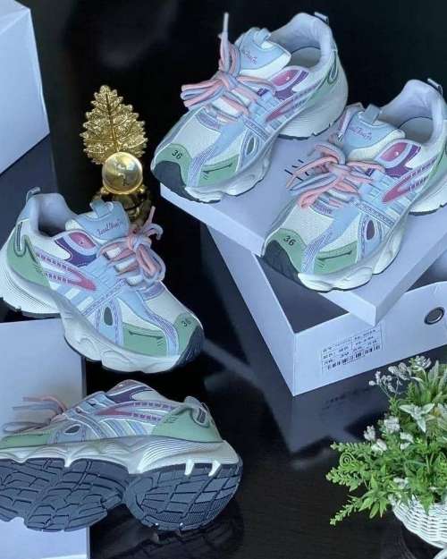 Sneakers ⚖️