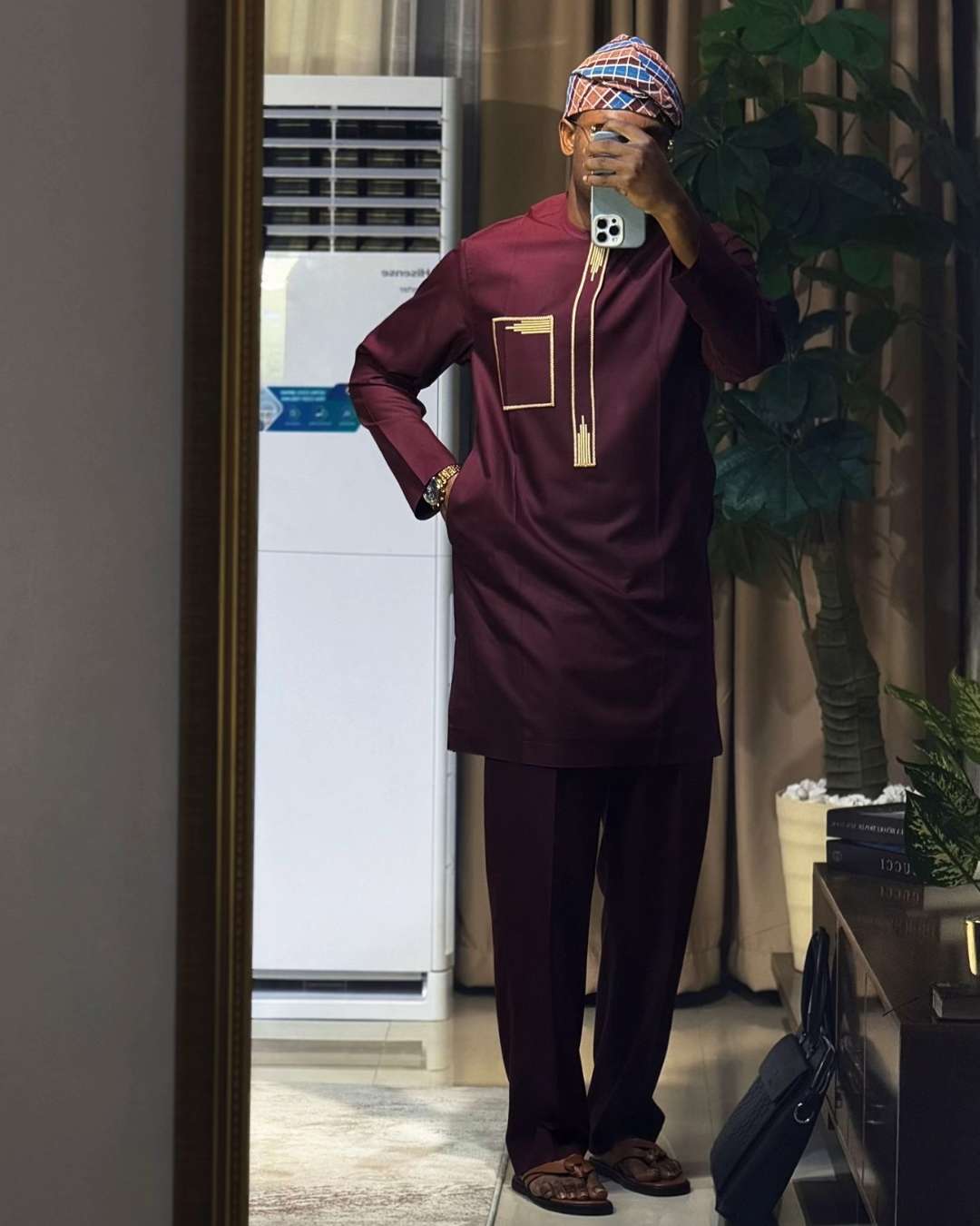 senator wears 