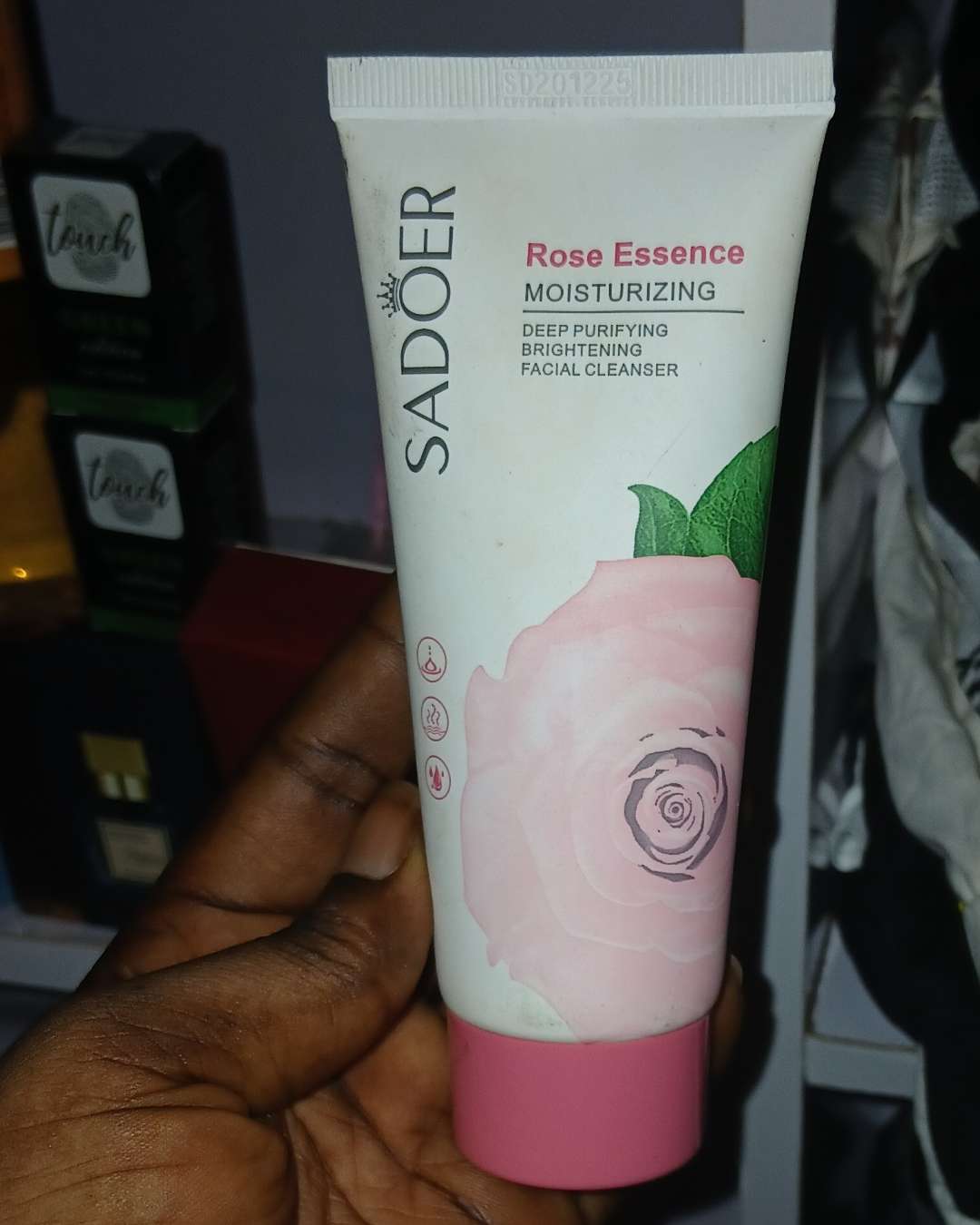 Sadoer brightening facial cleanser