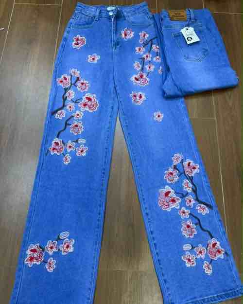 Women's Floral Embroidered Jeans