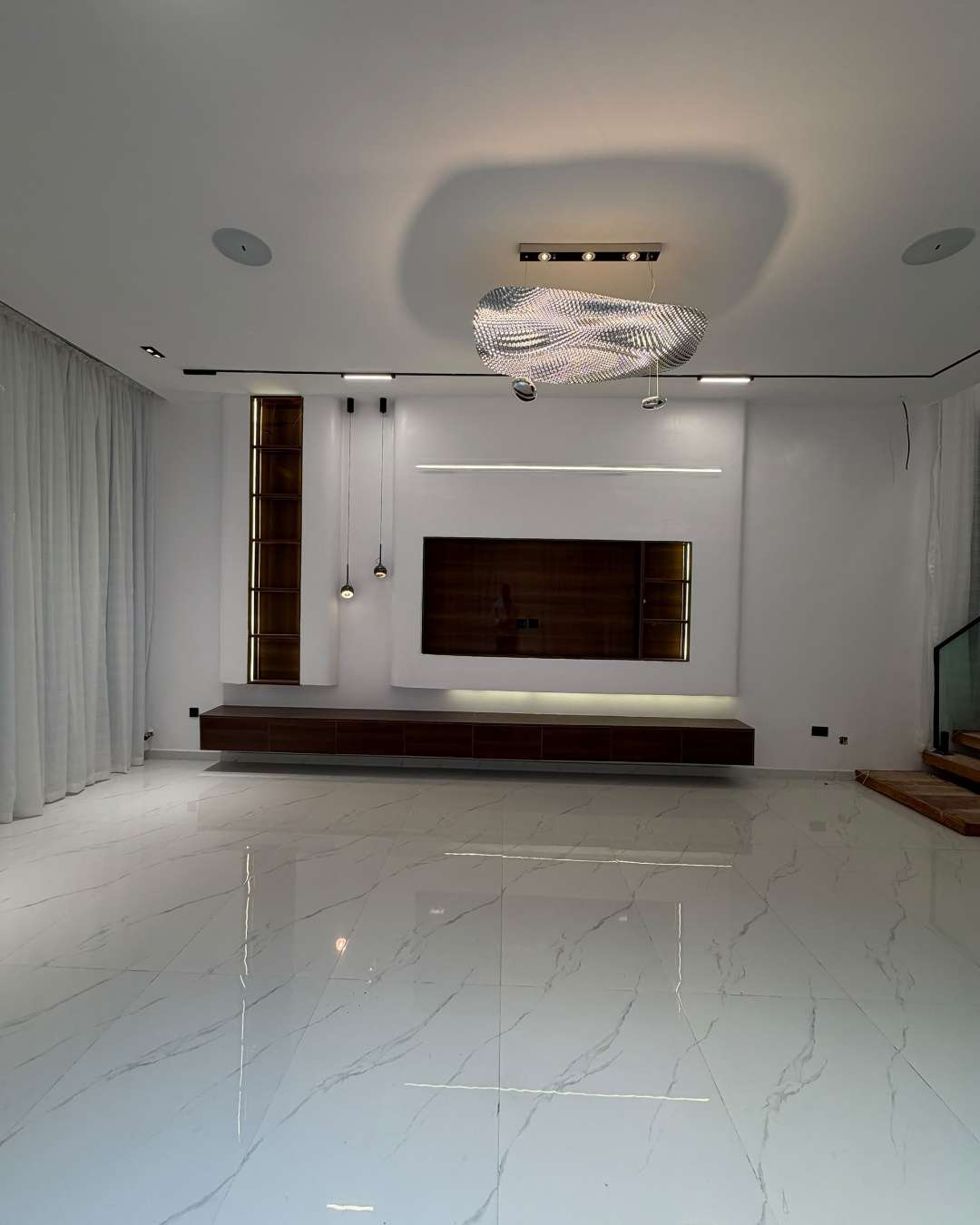 Brand New Contemporary 5-Bedroom Detached Home